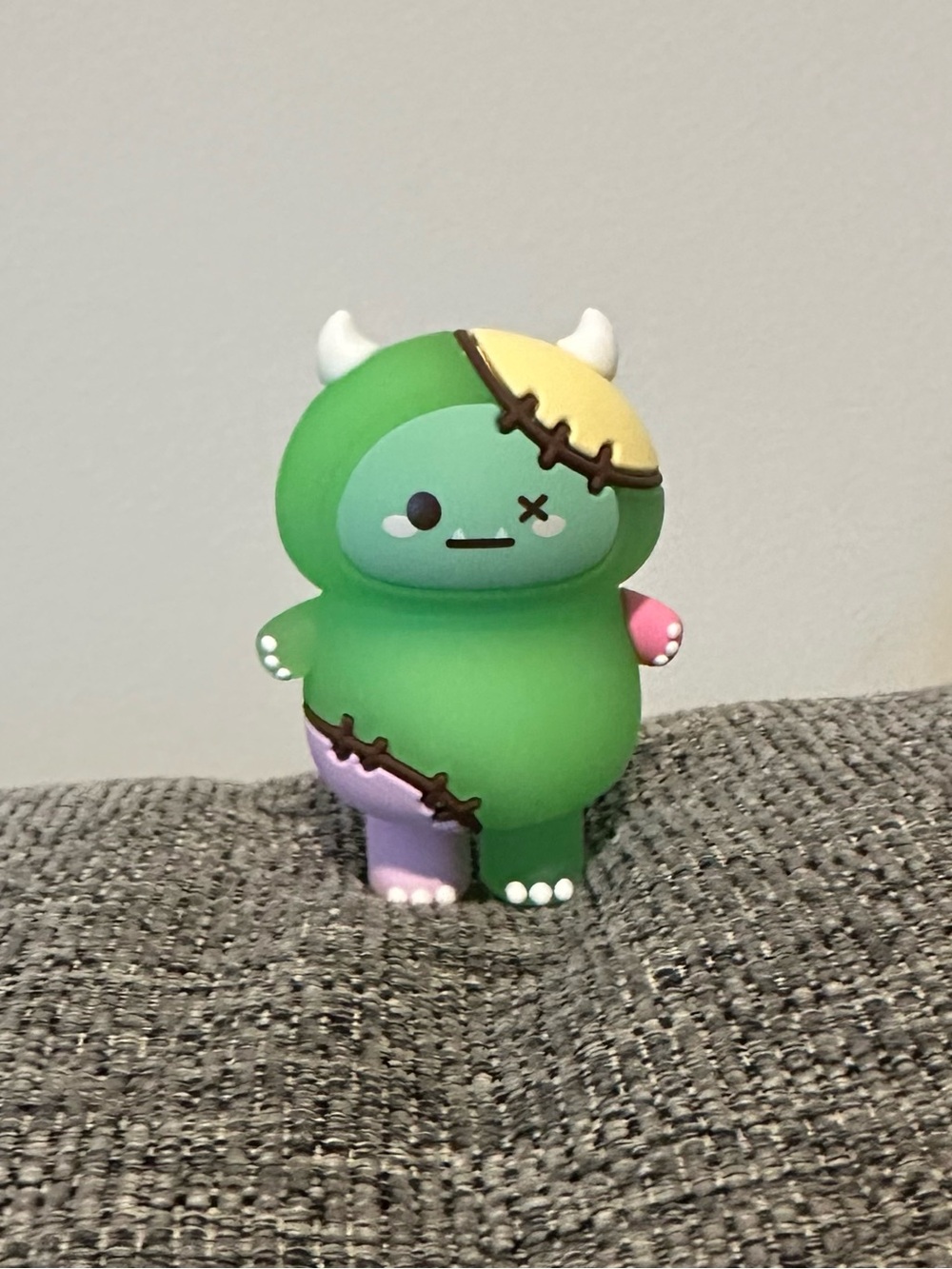 Smoko friends zombies blind box figure - zombie Hank yeti